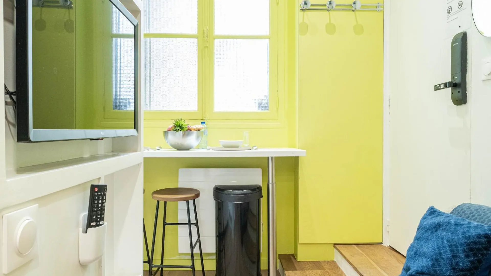 Lavie Maison Twin Sauna Studios Paris France