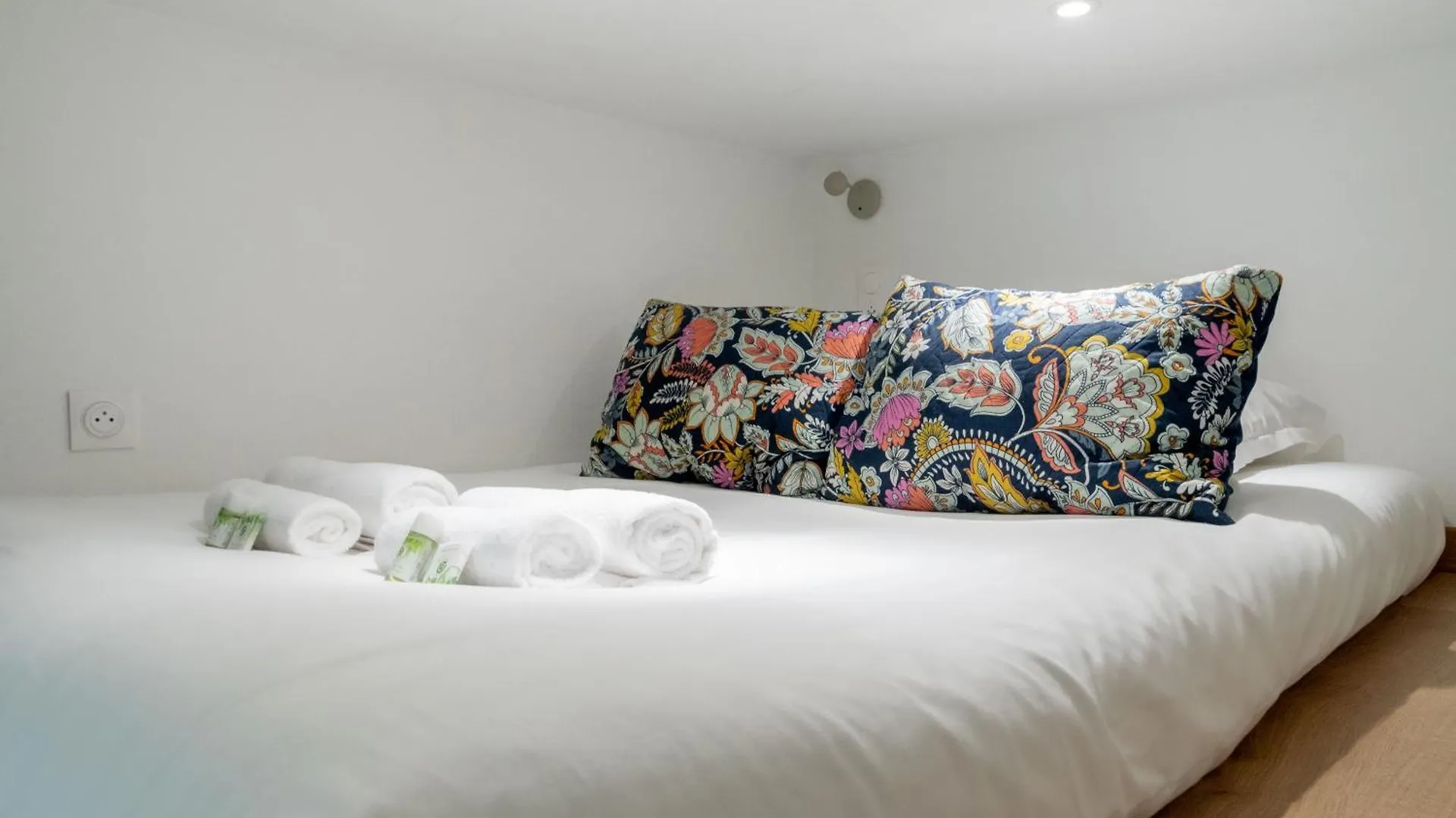 Lavie Maison Twin Sauna Studios Paris Apartment